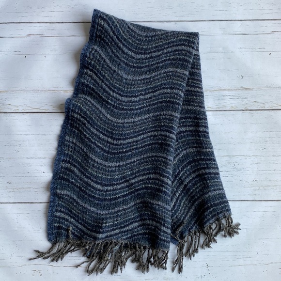 Gerard Darel Wool Scarf Shawl Short Wavy Blue Ruffled - Picture 6 of 14